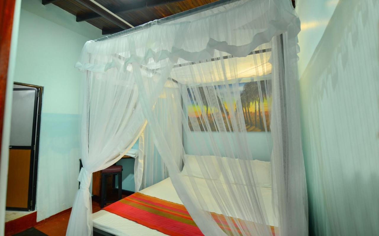 Palm Leaf Surf Cafe Hotell Galle Exteriör bild