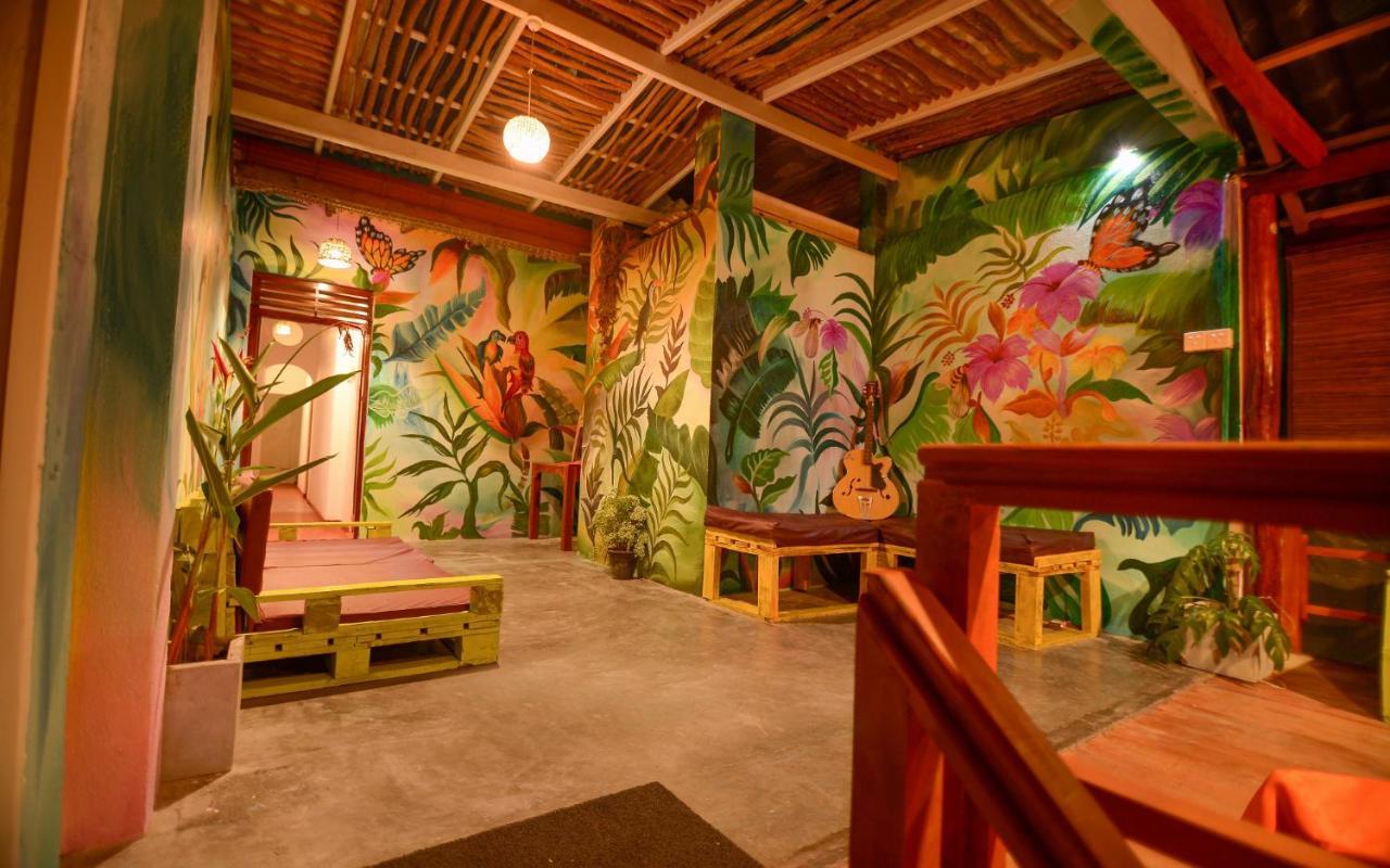 Palm Leaf Surf Cafe Hotell Galle Exteriör bild